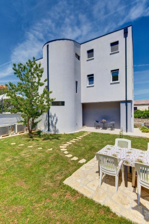 Apartments Hemetek Veli Losinj Exterior photo